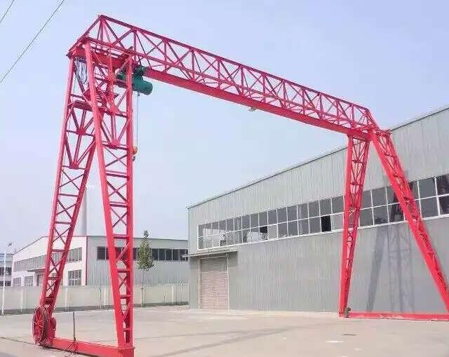 龍門吊啃軌是指什么？它與起重作業有何關聯？